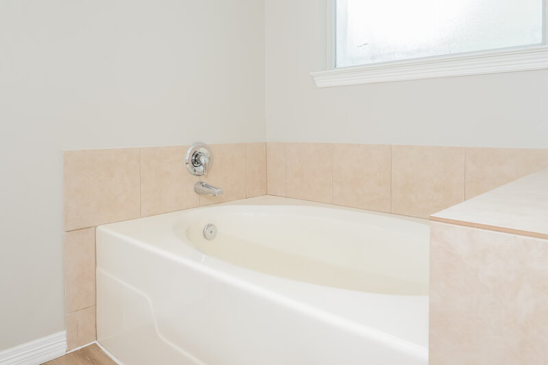 1,795/Mo, 10018 Date Meadow Ln Tomball, TX 77375 Main Bathroom View