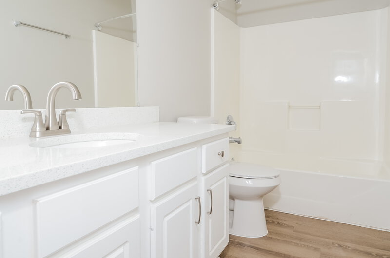 1,795/Mo, 10018 Date Meadow Ln Tomball, TX 77375 Bathroom View