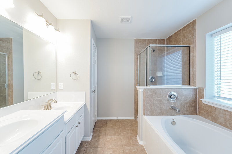 1,970/Mo, 22314 Albee Dr Katy, TX 77449 Main Bathroom View