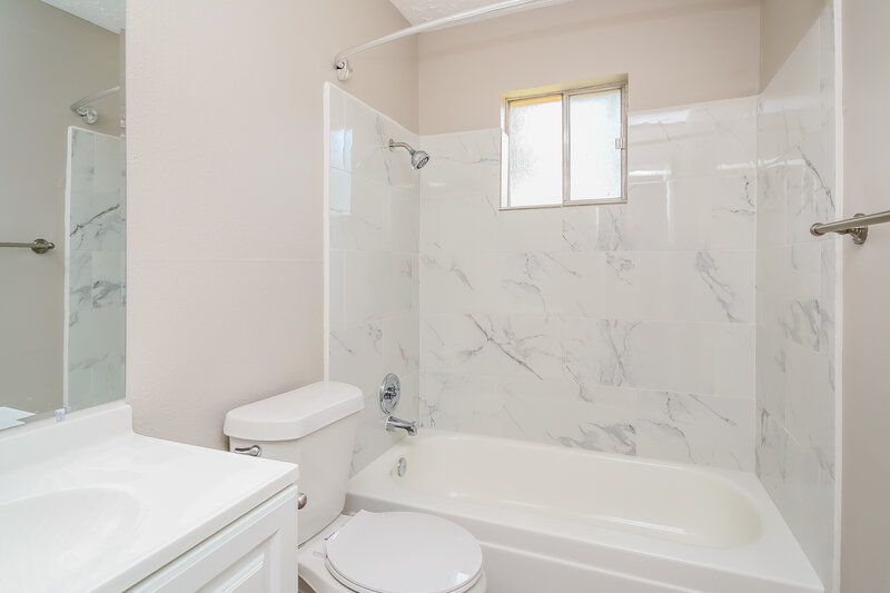 2,020/Mo, 20234 Dawn Mist Dr Humble, TX 77346 Bathroom View