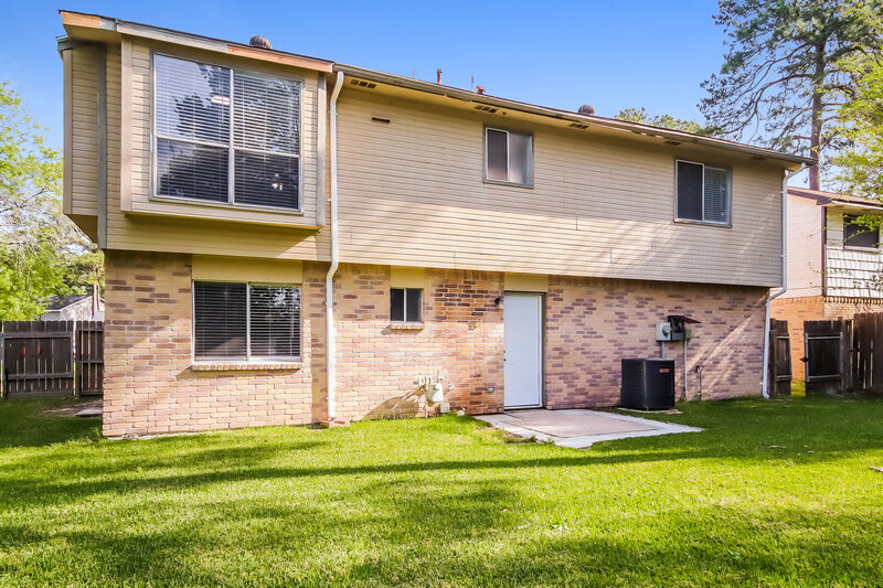 2,020/Mo, 20234 Dawn Mist Dr Humble, TX 77346 Rear View