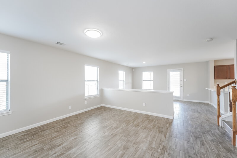 1,965/Mo, 20714 Tayman Oaks Dr Cypress, TX 77433 Family Room View 2