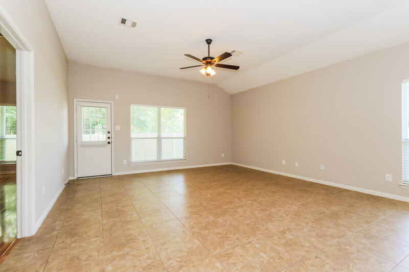 1,825/Mo, 18415 Sunrise Maple Dr Montgomery, TX 77316 Living Room View