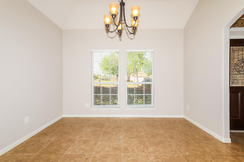 2,125/Mo, 18415 Sunrise Maple Dr Montgomery, TX 77316 Dining Room View 2