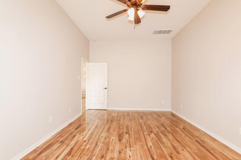 2,125/Mo, 18415 Sunrise Maple Dr Montgomery, TX 77316 Main Bedroom View