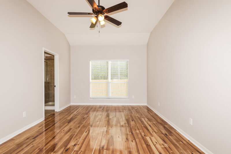 2,125/Mo, 18415 Sunrise Maple Dr Montgomery, TX 77316 Main Bedroom View 2