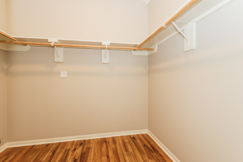 1,825/Mo, 18415 Sunrise Maple Dr Montgomery, TX 77316 Walk In Closet View