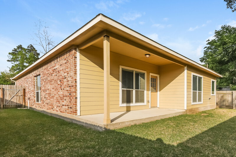 2,125/Mo, 18415 Sunrise Maple Dr Montgomery, TX 77316 Rear View