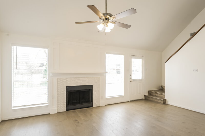 2,240/Mo, 4118 Presidents Dr S Houston, TX 77047 Living Room View