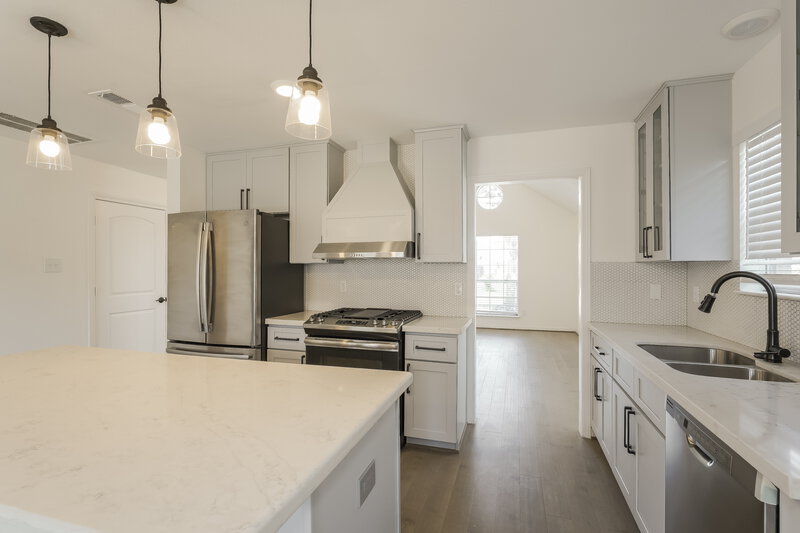 2,240/Mo, 4118 Presidents Dr S Houston, TX 77047 Kitchen View 2