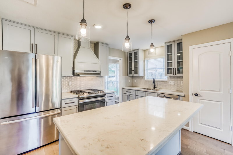 2,225/Mo, 4118 Presidents Dr S Houston, TX 77047 Kitchen View 2