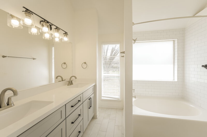 2,240/Mo, 4118 Presidents Dr S Houston, TX 77047 Bathroom View