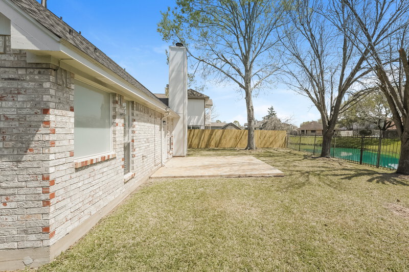2,240/Mo, 4118 Presidents Dr S Houston, TX 77047 Rear View