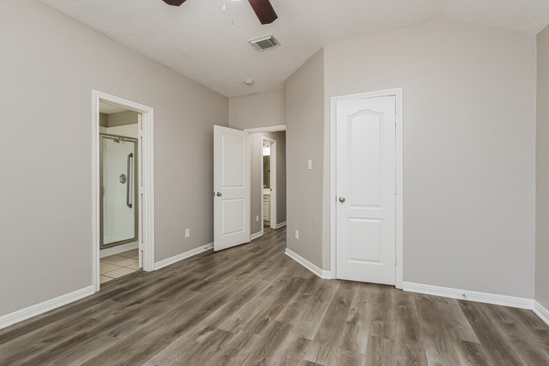1,890/Mo, 23219 Kimberly Glen Ln Spring, TX 77373 Main Bedroom View