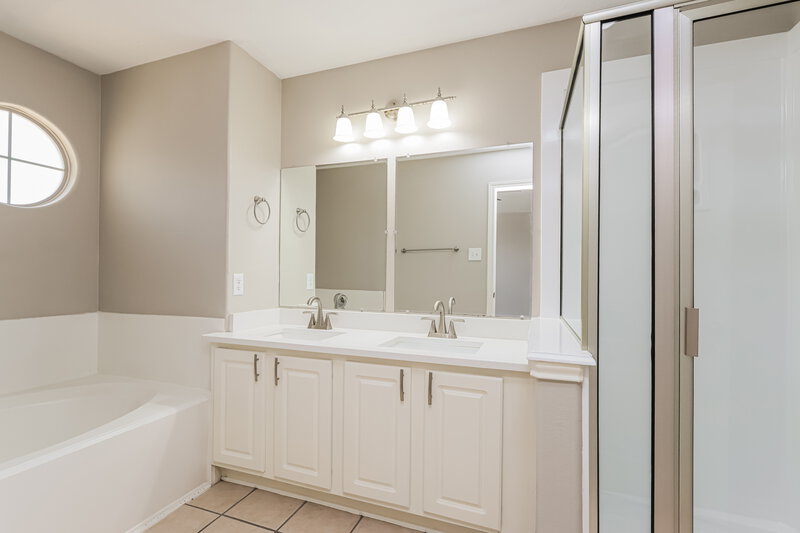 1,890/Mo, 23219 Kimberly Glen Ln Spring, TX 77373 Main Bathroom View