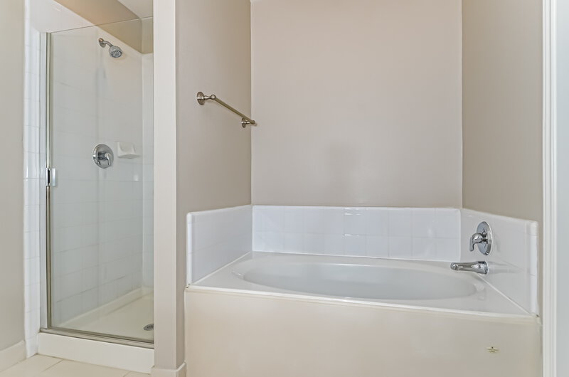 1,915/Mo, 3142 Clipper Winds Way Houston, TX 77084 Main Bathroom View 2