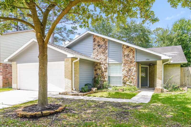 1,990/Mo, 17311 Modbury St Spring, TX 77379 External View