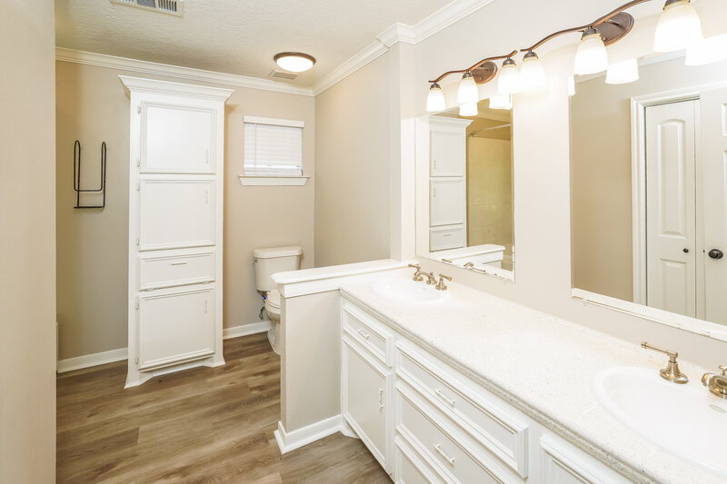 1,990/Mo, 17311 Modbury St Spring, TX 77379 Main Bathroom View
