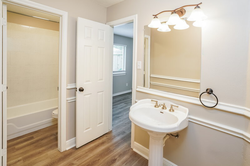 1,990/Mo, 17311 Modbury St Spring, TX 77379 Powder Room View