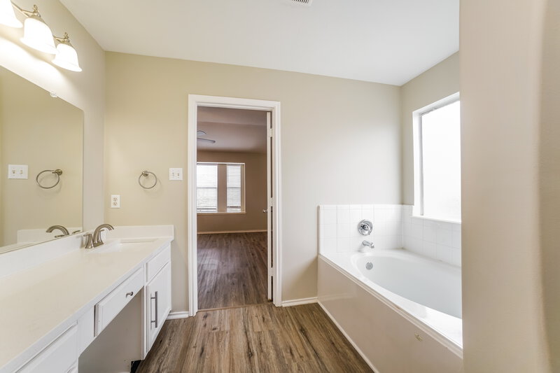 3,880/Mo, 5206 Caymus Dr Spring, TX 77373 Bathroom View