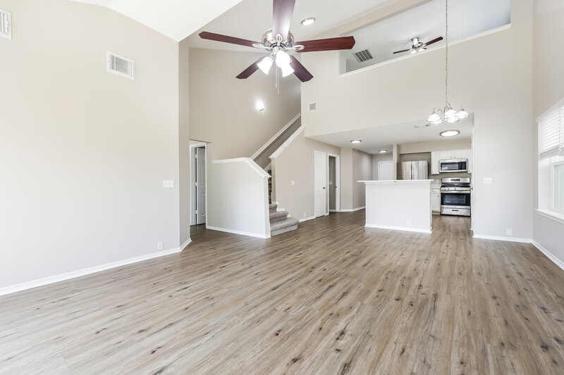 2,265/Mo, 11915 Sonora Springs Dr Tomball, TX 77375 Living Room View 2