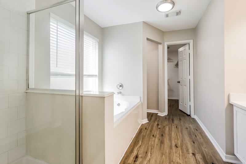 2,265/Mo, 11915 Sonora Springs Dr Tomball, TX 77375 Main Bathroom View