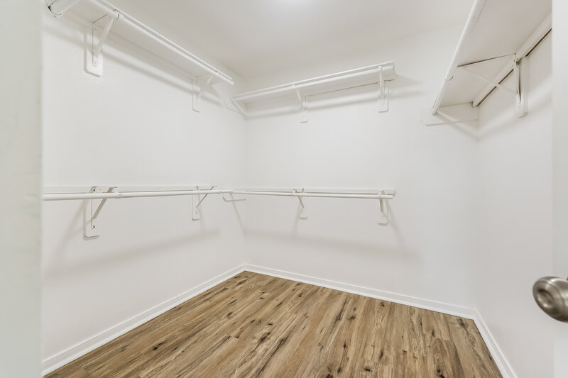 2,265/Mo, 11915 Sonora Springs Dr Tomball, TX 77375 Walk In Closet View