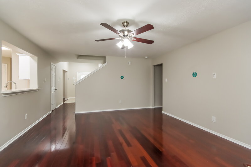 2,400/Mo, 18139 Stone Trail Manor Dr Humble, TX 77346 Living Room View 2