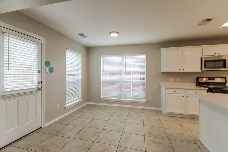 2,400/Mo, 18139 Stone Trail Manor Dr Humble, TX 77346 Kitchen View 3
