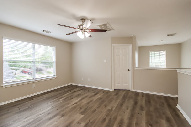 2,400/Mo, 18139 Stone Trail Manor Dr Humble, TX 77346 Loft View