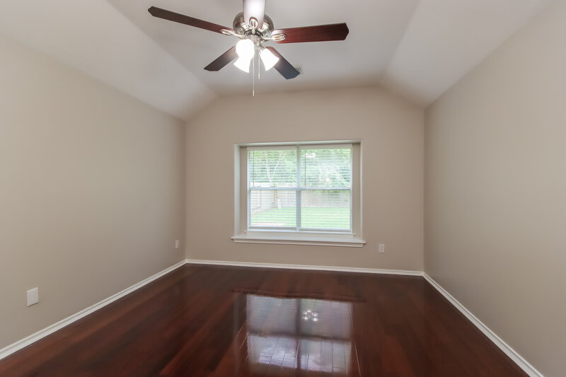 2,400/Mo, 18139 Stone Trail Manor Dr Humble, TX 77346 Main Bedroom View 2