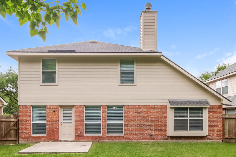 2,400/Mo, 18139 Stone Trail Manor Dr Humble, TX 77346 Rear View