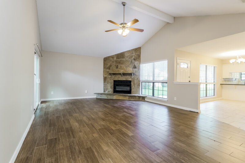 1,750/Mo, 11631 Alcott Dr Montgomery, TX 77356 Living Room View 2
