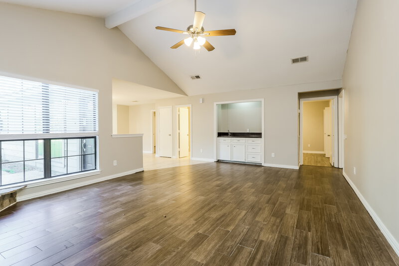 1,750/Mo, 11631 Alcott Dr Montgomery, TX 77356 Living Room View 3