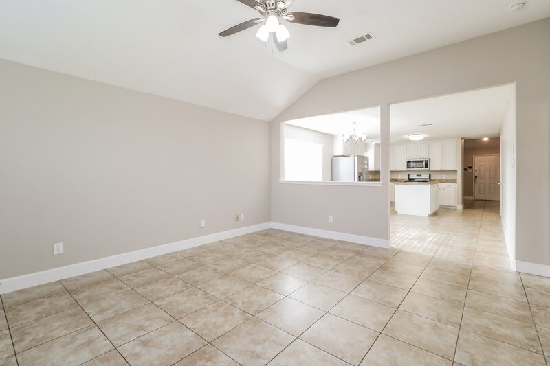 1,900/Mo, 17314 Cormorant Ct Humble, TX 77396 Living Room View 3