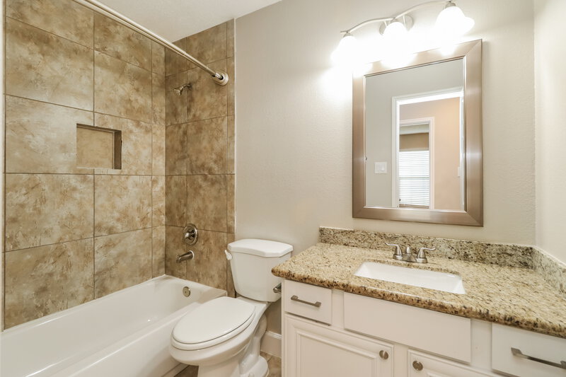 1,900/Mo, 17314 Cormorant Ct Humble, TX 77396 Bathroom View