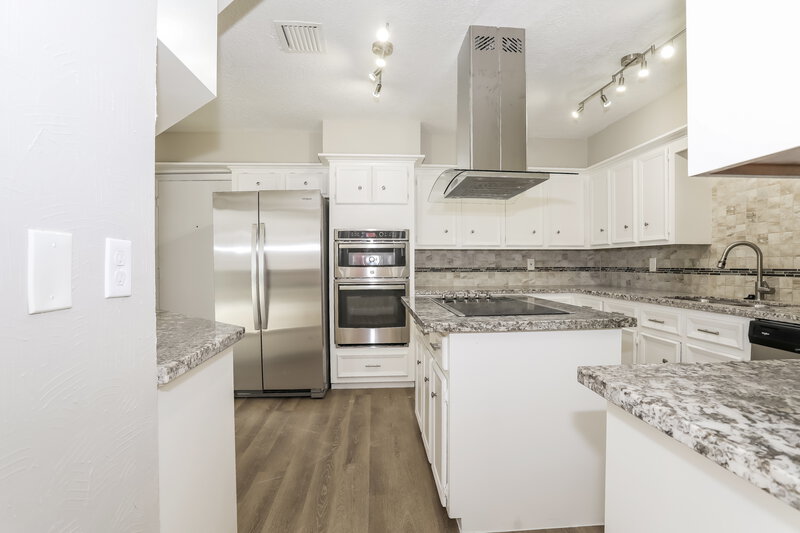 2,800/Mo, 19931 18th Fairway Dr Humble, TX 77346 Kitchen View 2