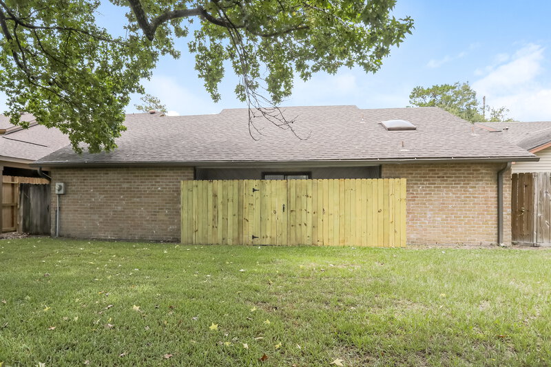 2,800/Mo, 19931 18th Fairway Dr Humble, TX 77346 Rear View