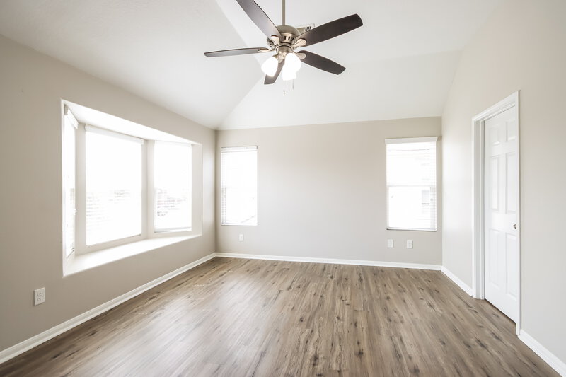 0/Mo, 9943 Chimney Swift Ln Conroe, TX 77385 Main Bedroom View