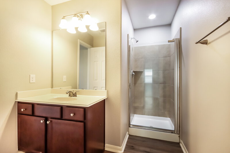 0/Mo, 9943 Chimney Swift Ln Conroe, TX 77385 Bathroom View 2