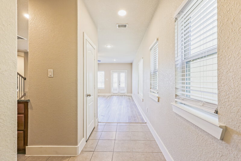 2,285/Mo, 1923 Jara Ct Spring, TX 77388 Foyer View