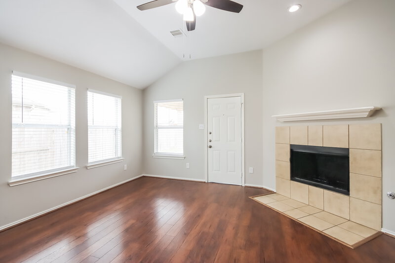 1,965/Mo, 8806 Teasley Ln Tomball, TX 77375 Living Room View 2