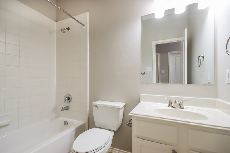 1,965/Mo, 8806 Teasley Ln Tomball, TX 77375 Bathroom View