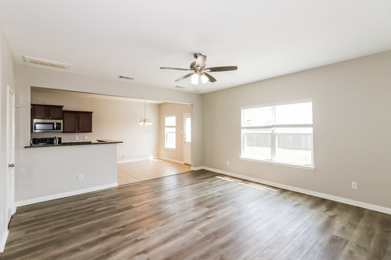 2,090/Mo, 9423 Calm Amber Dr Rosharon, TX 77583 Living Room View