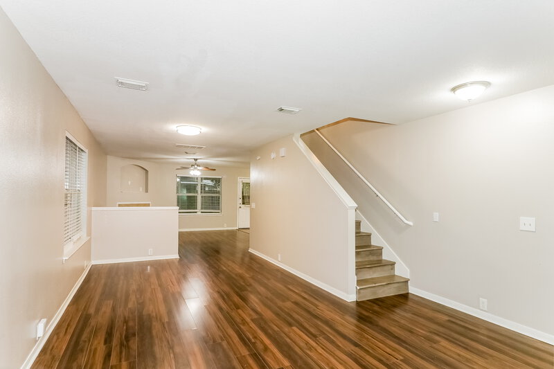 2,470/Mo, 17411 Hoover Gardens Dr Houston, TX 77095 Living Room View 2