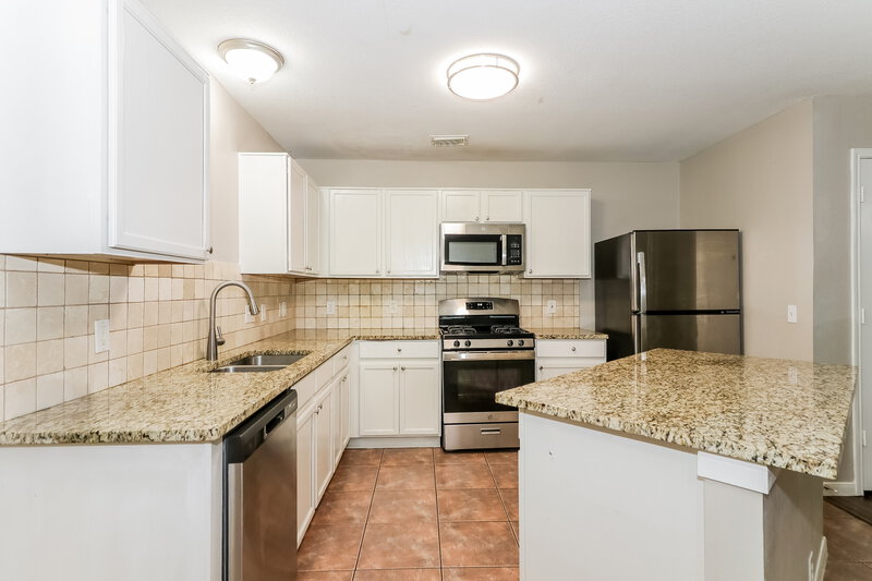 2,470/Mo, 17411 Hoover Gardens Dr Houston, TX 77095 Kitchen View