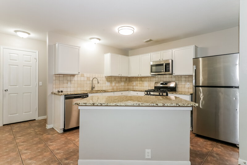 2,470/Mo, 17411 Hoover Gardens Dr Houston, TX 77095 Kitchen View 2
