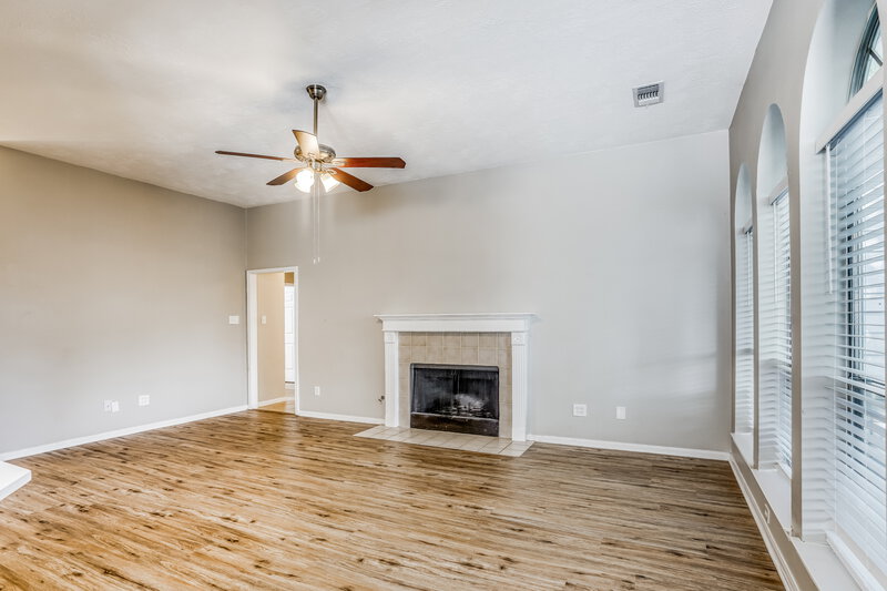 2,165/Mo, 3013 Quill Meadow Dr League City, TX 77573 Living Room View