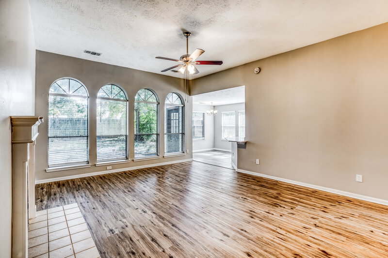 2,165/Mo, 3013 Quill Meadow Dr League City, TX 77573 Living Room View 2