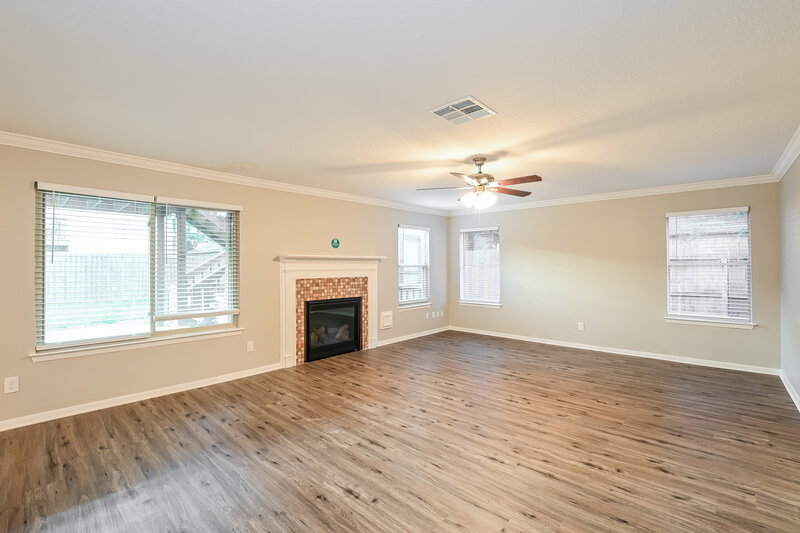 3,025/Mo, 2714 Shauntel St Pearland, TX 77581 Living Room View